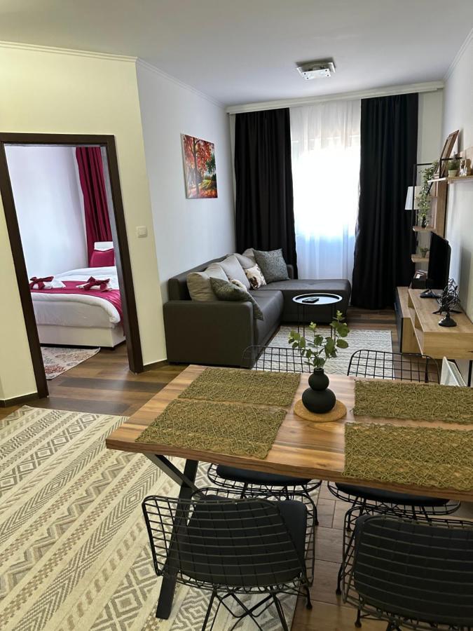 Sky Lux Apartmani Surčin Exterior foto