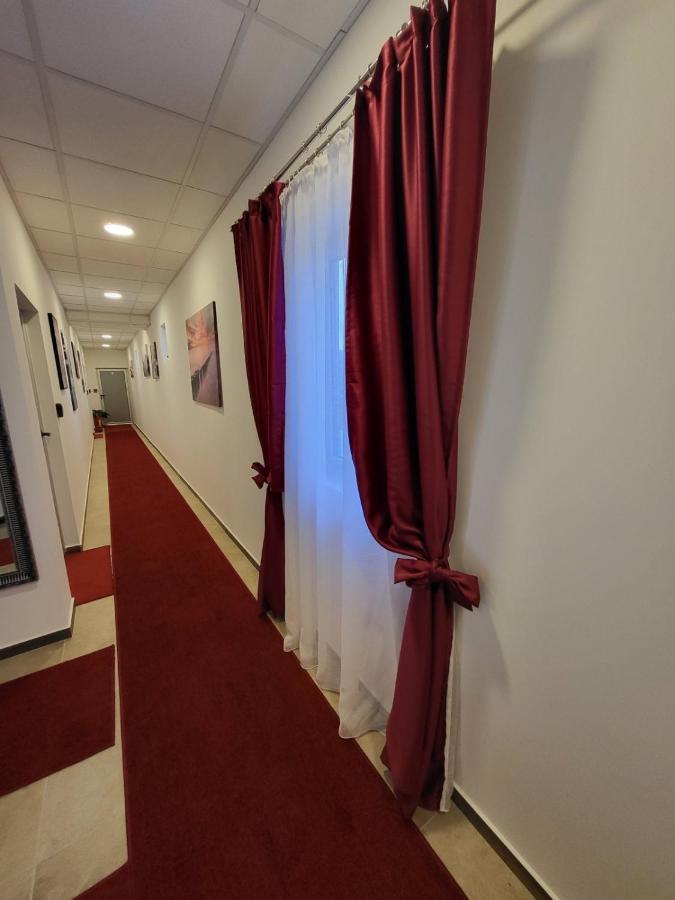 Sky Lux Apartmani Surčin Exterior foto