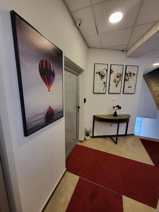 Sky Lux Apartmani Surčin Exterior foto