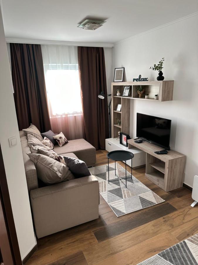 Sky Lux Apartmani Surčin Exterior foto
